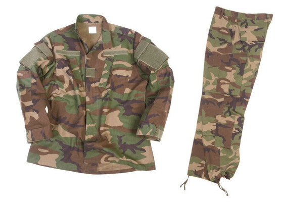 Plisowany strój wojskowy w kamuflażu, mundur pustynny z kieszenią na rękaw