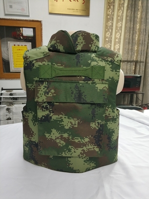 Wojskowa kamizelka taktyczna z regulowanymi pasami na ramionach