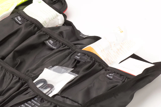 Czerwona torba tactical First Aid Kompaktna lekka i wyposażona w niezbędne środki